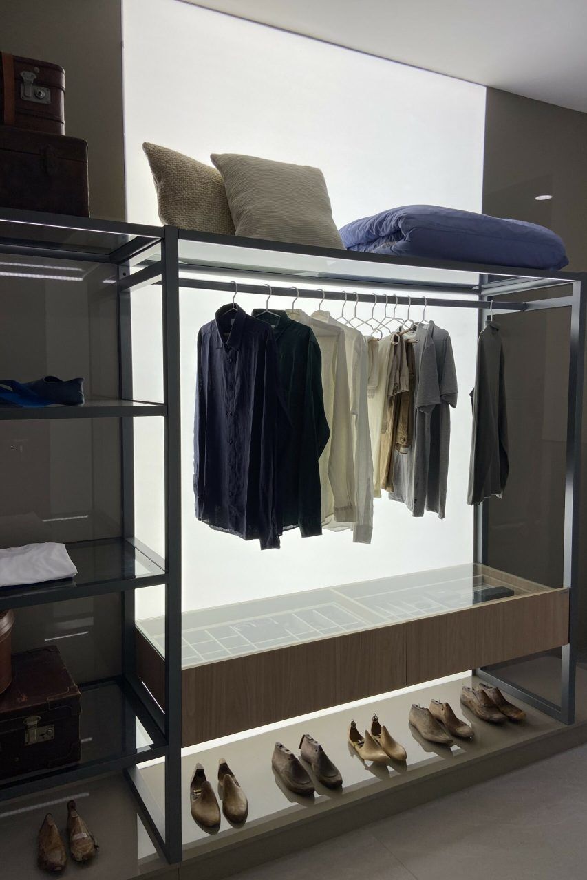 tela tensionada closet