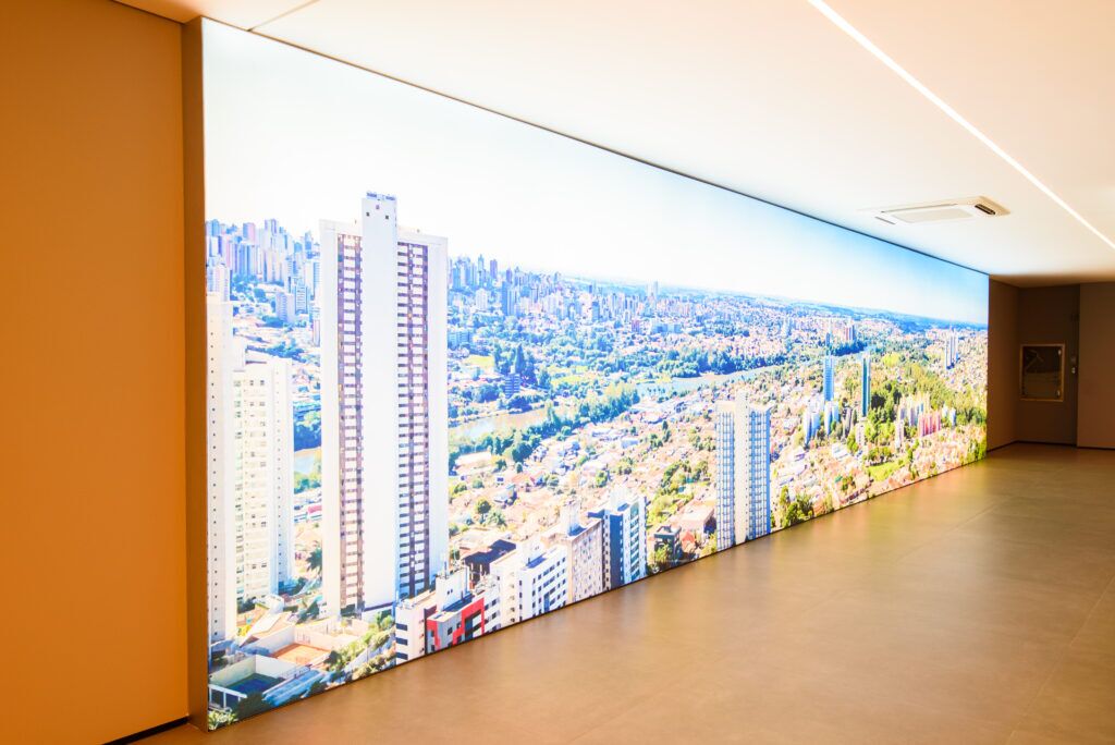 tela tensionada parede