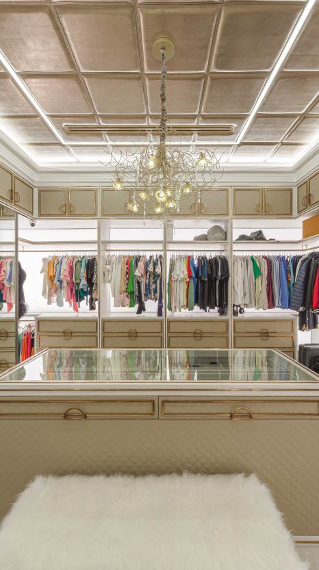 Tela Closet